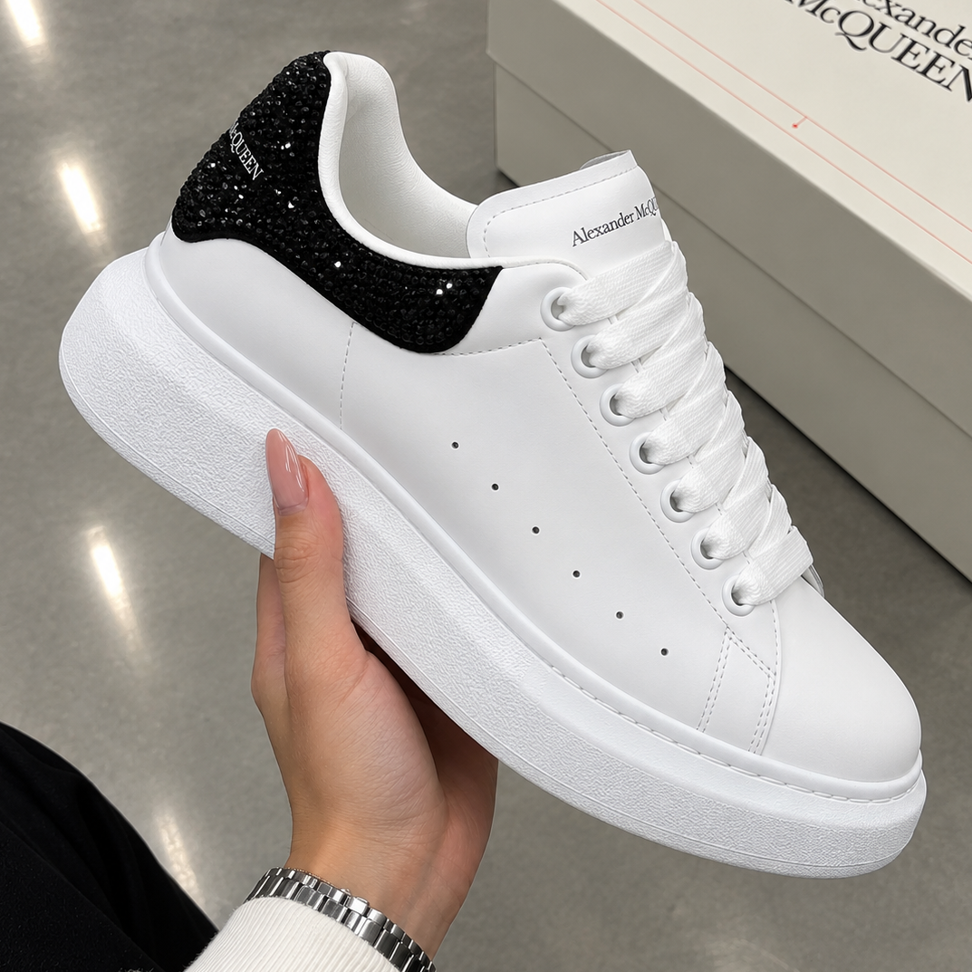 McQ Essential — Dama y Caballero